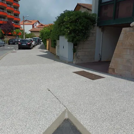 Apartment Studio A Deux Pas De La Plage, Lumineux Et Bien Equipe - Fr-1-239-759 Hendaye