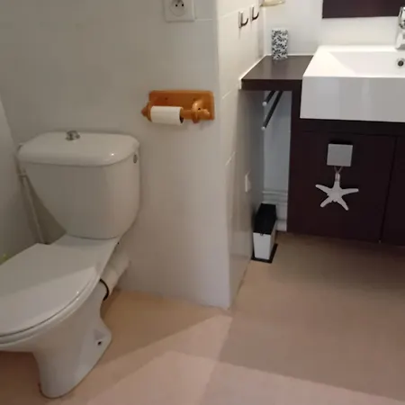 Apartment Studio A Deux Pas De La Plage, Lumineux Et Bien Equipe - Fr-1-239-759 Hendaye