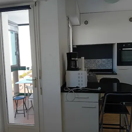 Studio A Deux Pas De La Plage, Lumineux Et Bien Equipe - Fr-1-239-759
