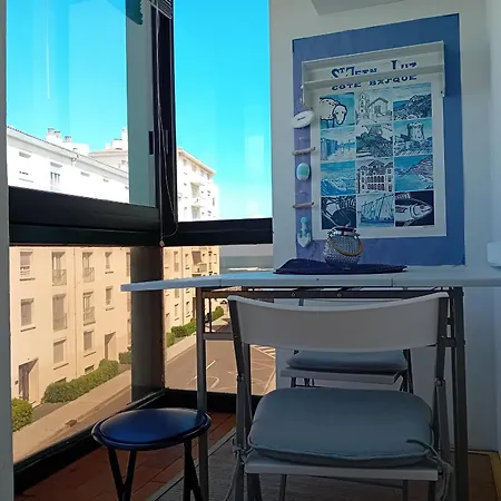Studio A Deux Pas De La Plage, Lumineux Et Bien Equipe - Fr-1-239-759 * Hendaye