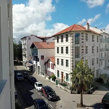 Studio A Deux Pas De La Plage, Lumineux Et Bien Equipe - Fr-1-239-759 *